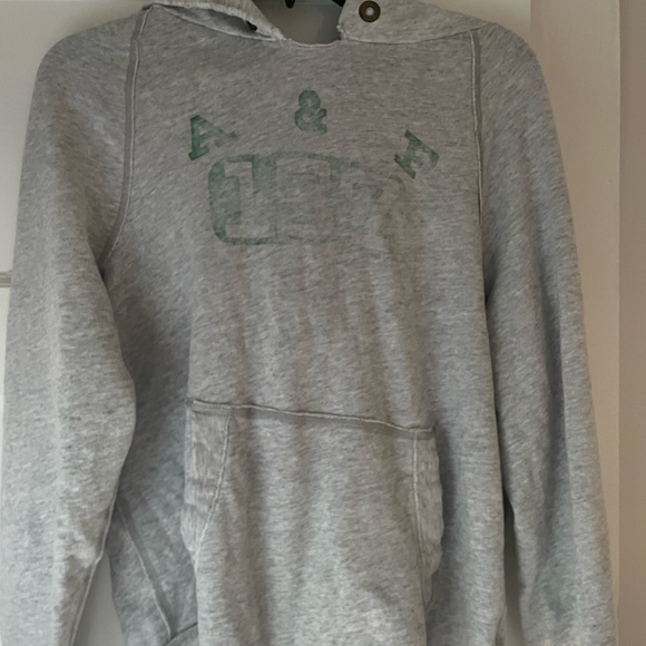 Abercrombie sweatshirt women’s size small. Gray with green lettering - Picture 1 of 3